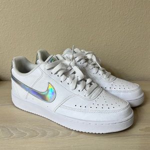 8.5 holo Wms Nike court vision low sneakers